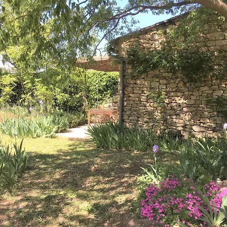 Les Olivettes Le Mazet Couette-café Uzès