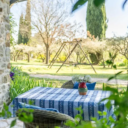 Les Olivettes Le Mazet Bed & Breakfast 3*